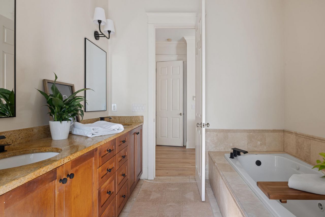 102 Bellinger Street Photo 23