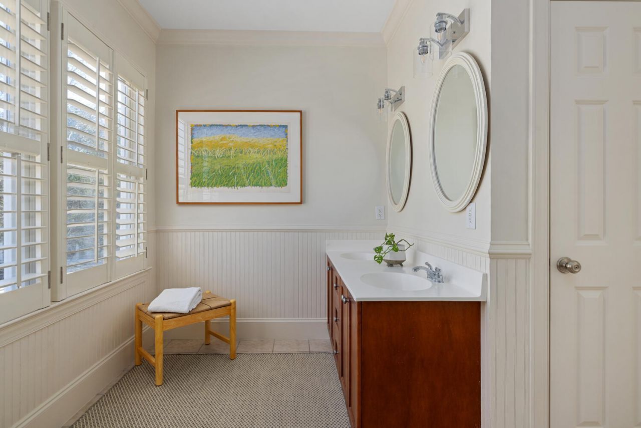 102 Bellinger Street Photo 32