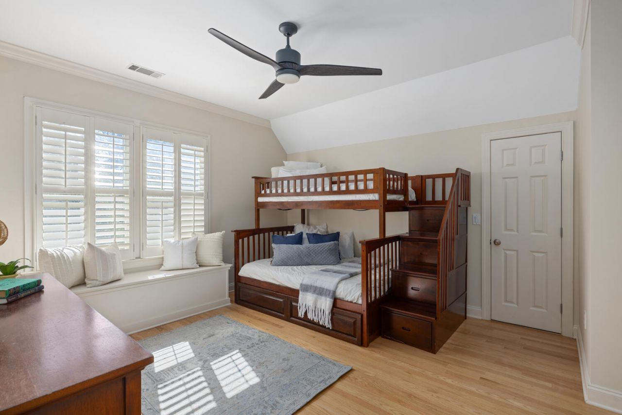 102 Bellinger Street Photo 33