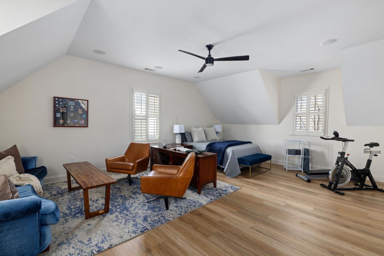 102 Bellinger Street Photo 37