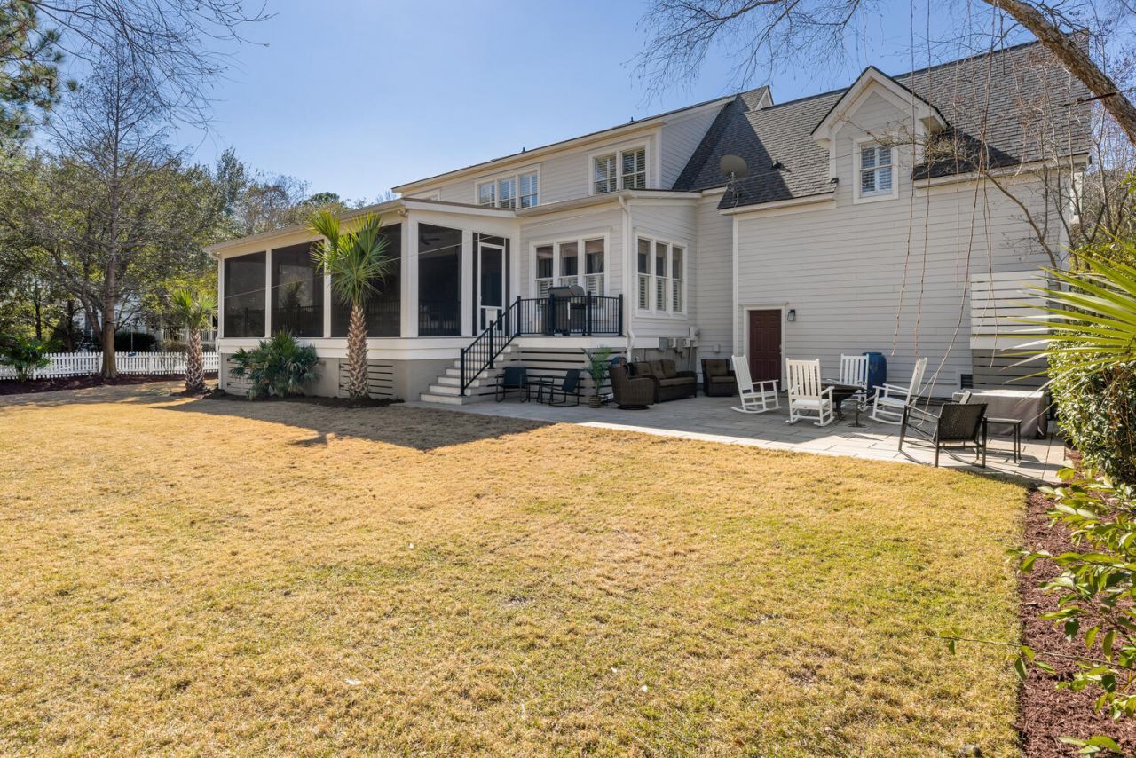 102 Bellinger Street Photo 41