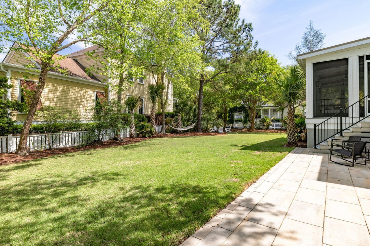 102 Bellinger Street Photo 42