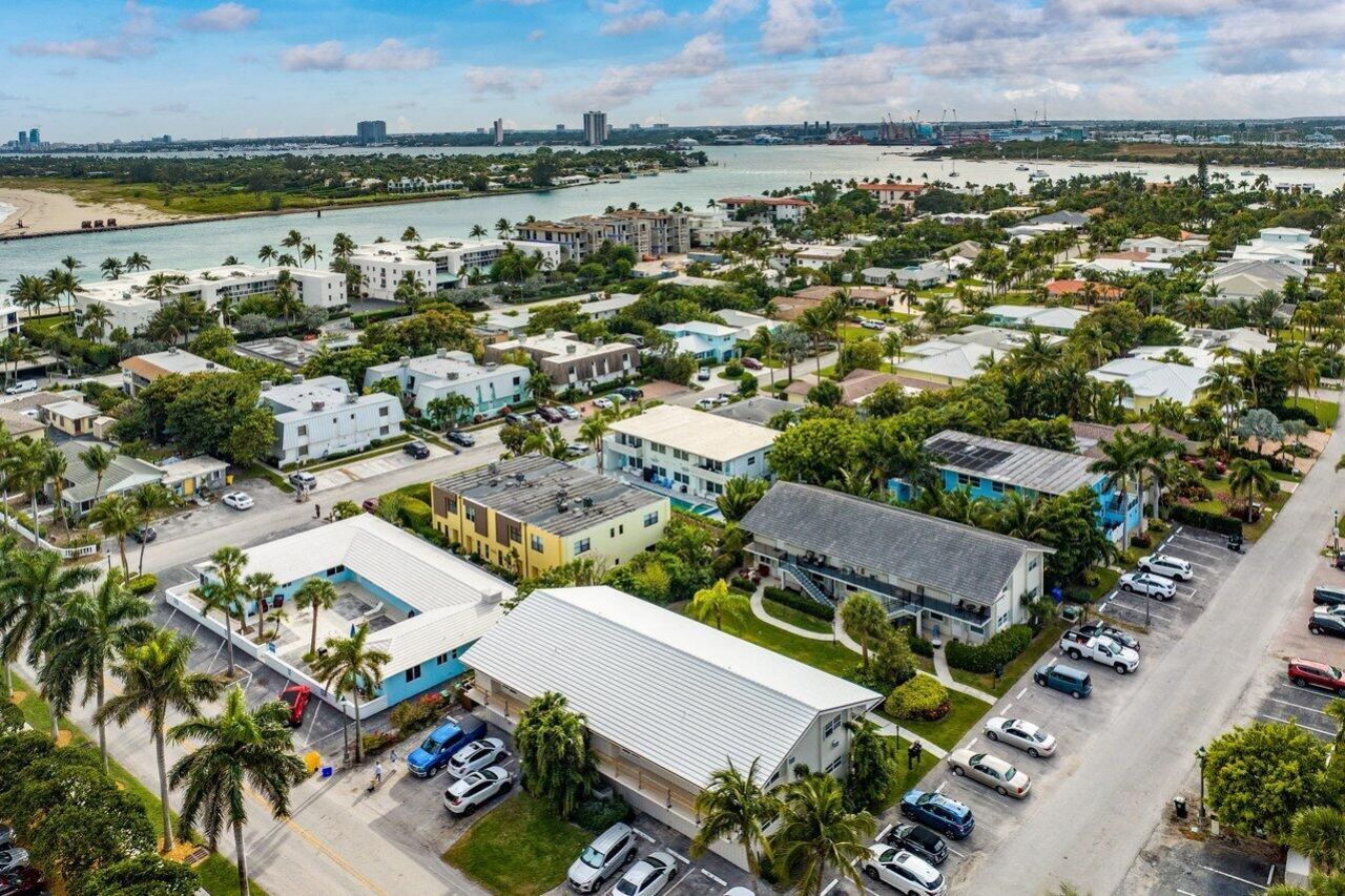 100 Bravado Lane, Unit 2, Palm Beach Shores, FL 33404 Photo