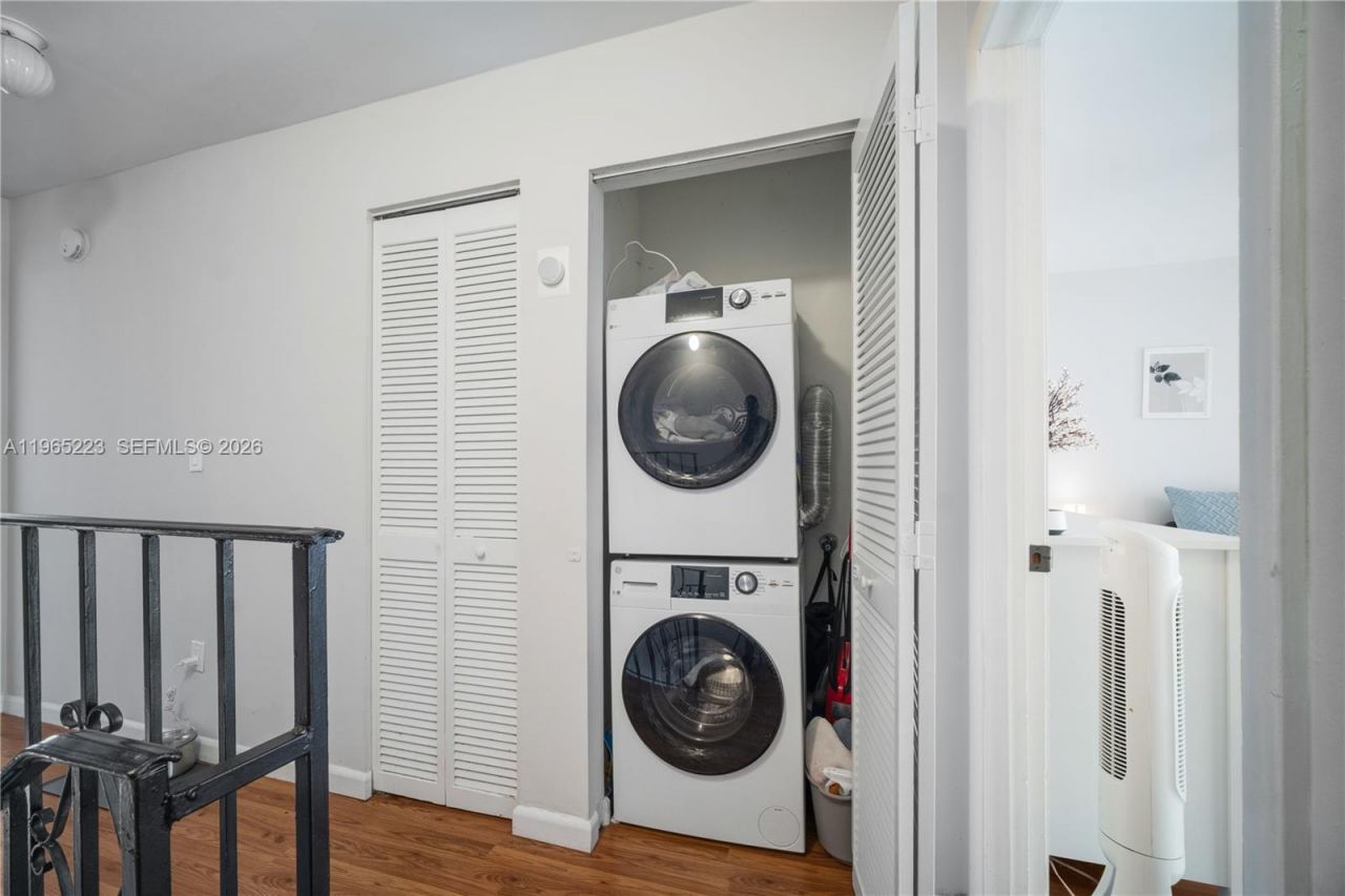 338 Majorca Ave, Unit 205, Coral Gables, FL 33134 Photo