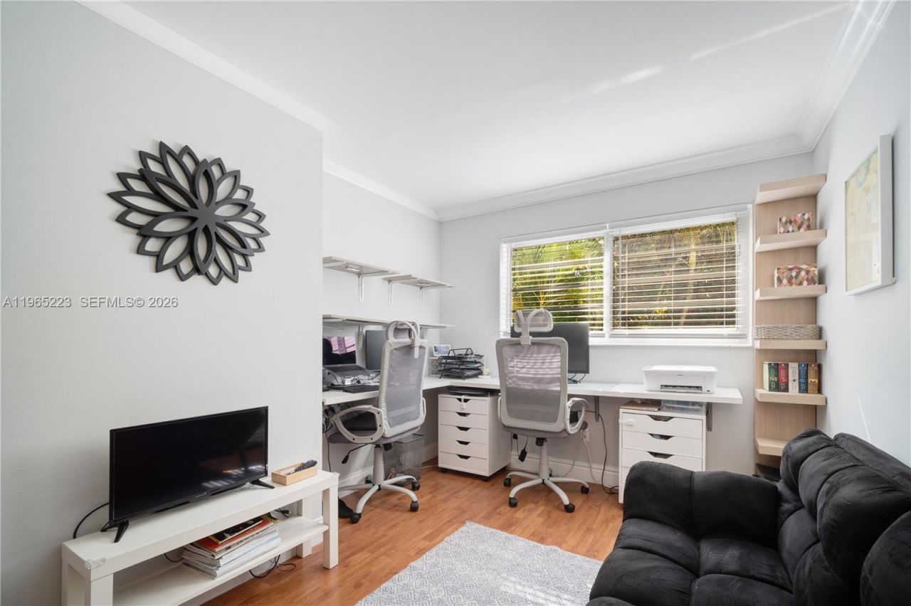 338 Majorca Ave, Unit 205, Coral Gables, FL 33134 Photo