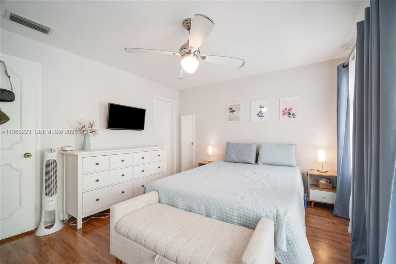 338 Majorca Ave, Unit 205, Coral Gables, FL 33134 Photo