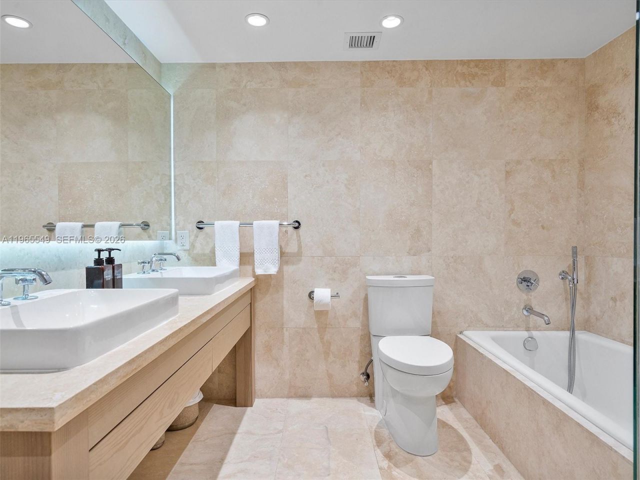 102 24th St , Unit 1119, Miami Beach, FL 33139 Photo