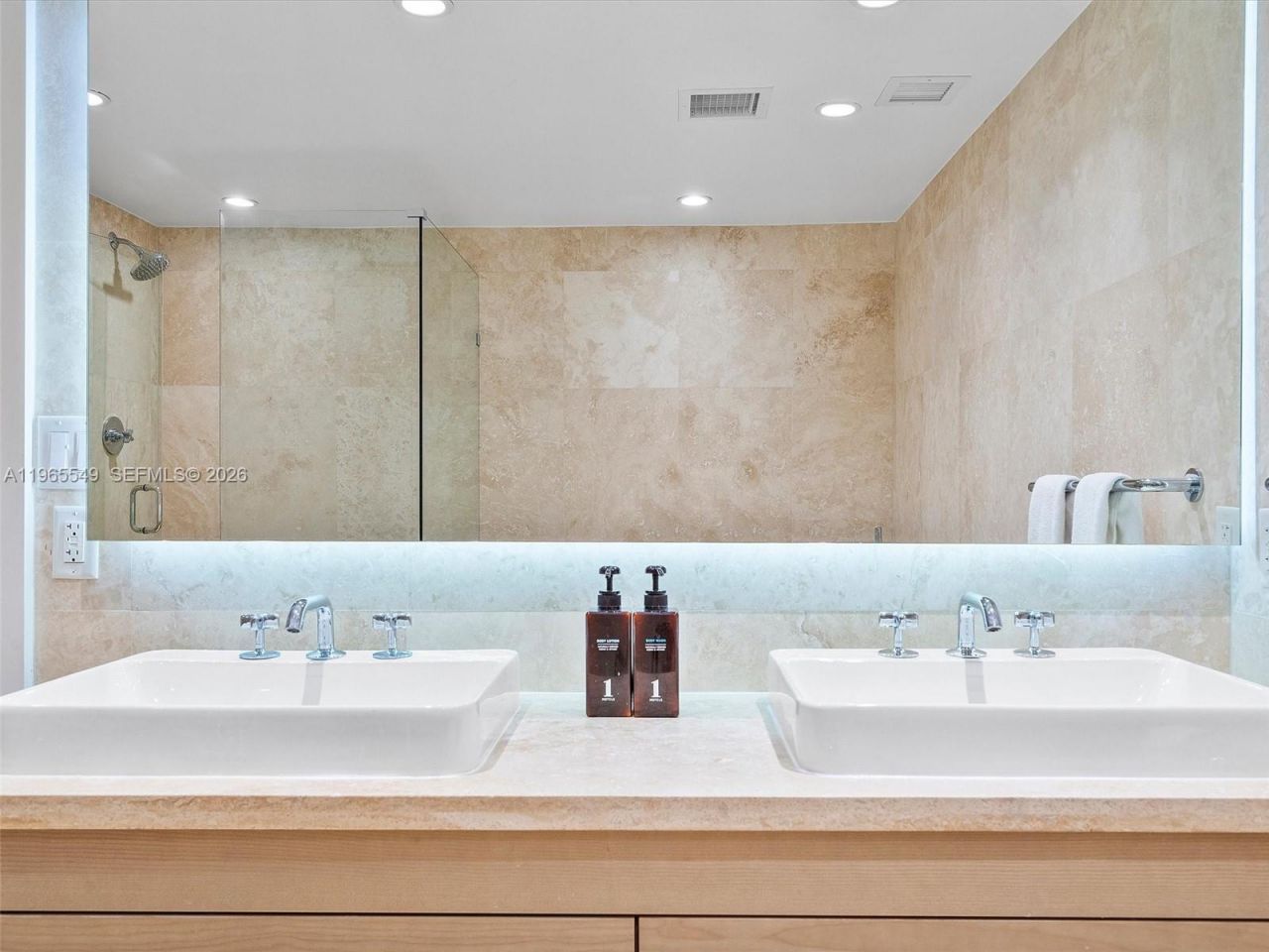 102 24th St , Unit 1119, Miami Beach, FL 33139 Photo