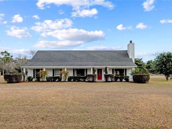 4001 Yucca Drive S, Theodore, AL 36582
