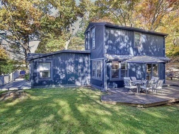 7 West St, Melrose, MA 02176