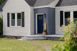 1587 Henley Street photo 4