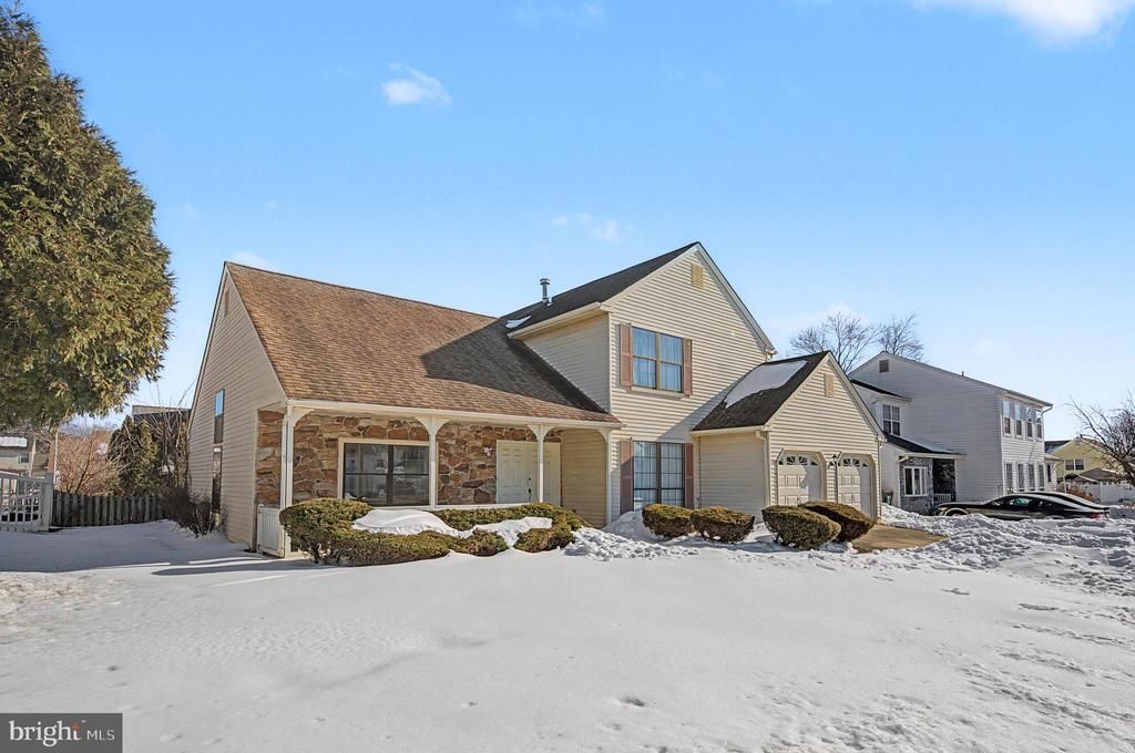 2349 New Market Square S, Bensalem, PA 19020 Main Photo