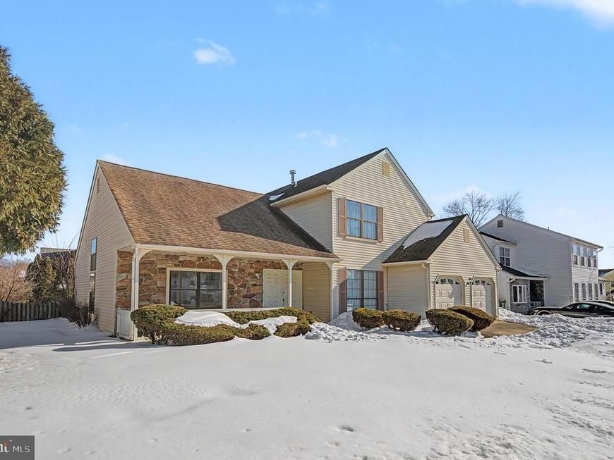 2349 New Market Square S, Bensalem, PA 19020 Main Photo