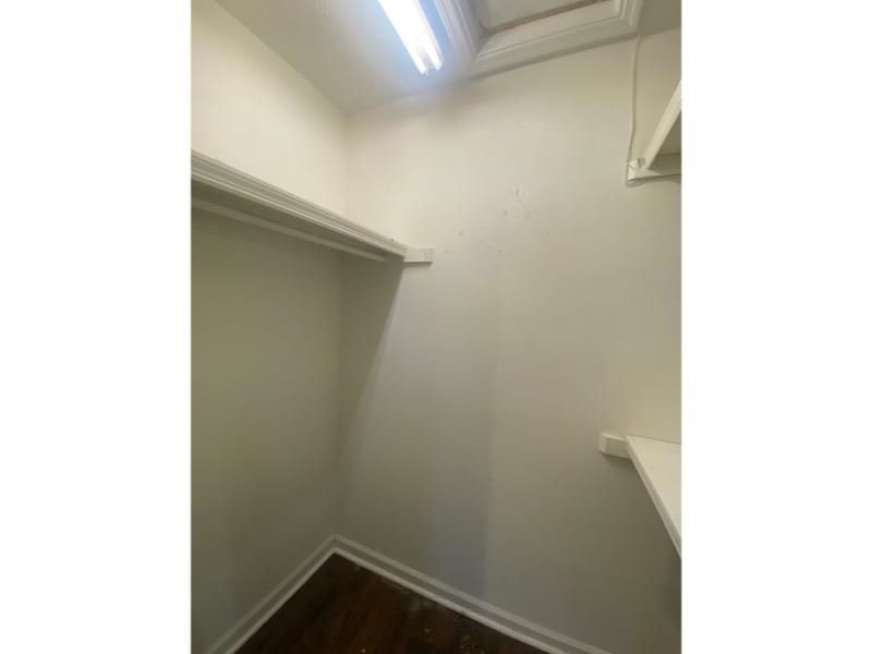 400 Meadowbrook Dr. Photo 18