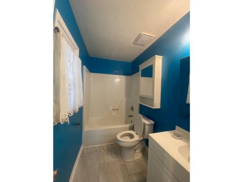 400 Meadowbrook Dr. Photo 20