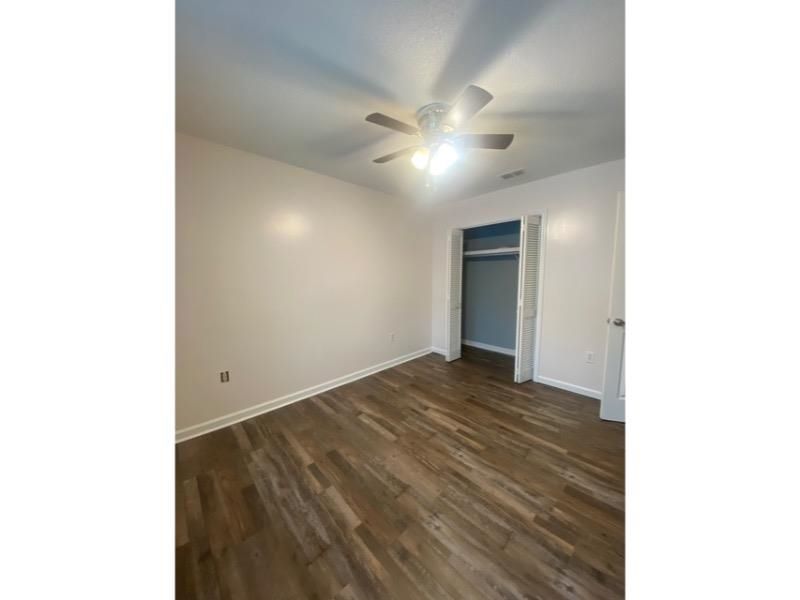 400 Meadowbrook Dr. Photo 22