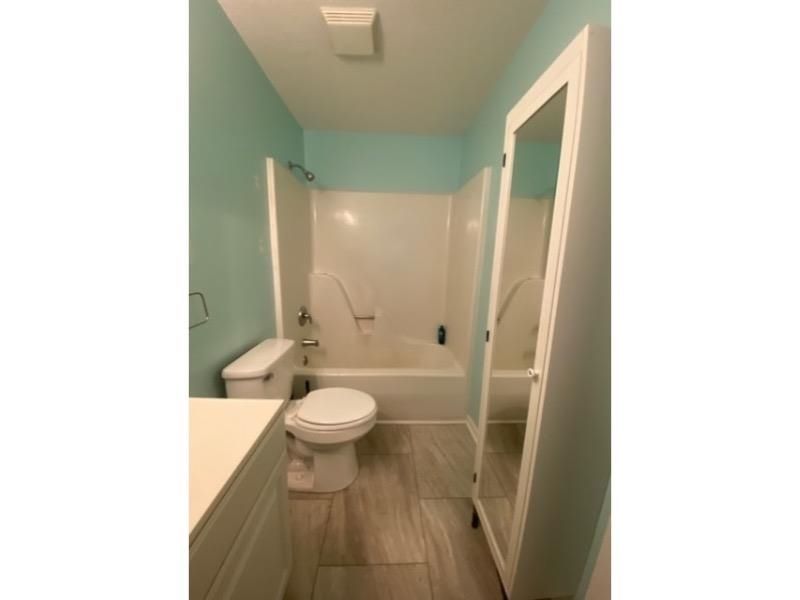 400 Meadowbrook Dr. Photo 26