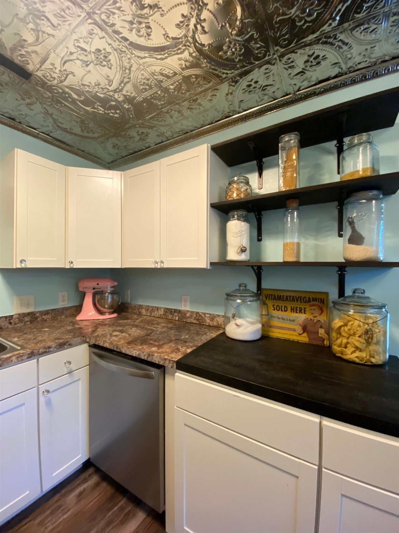 400 Meadowbrook Dr. Photo 3