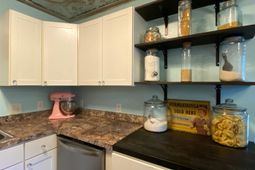 400 Meadowbrook Dr. photo 4