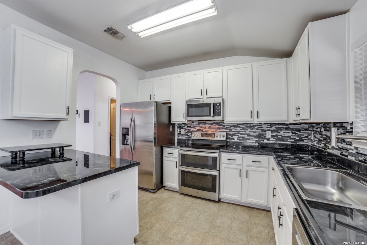 10022 Cactus Vly, San Antonio, TX 78254 Main Photo