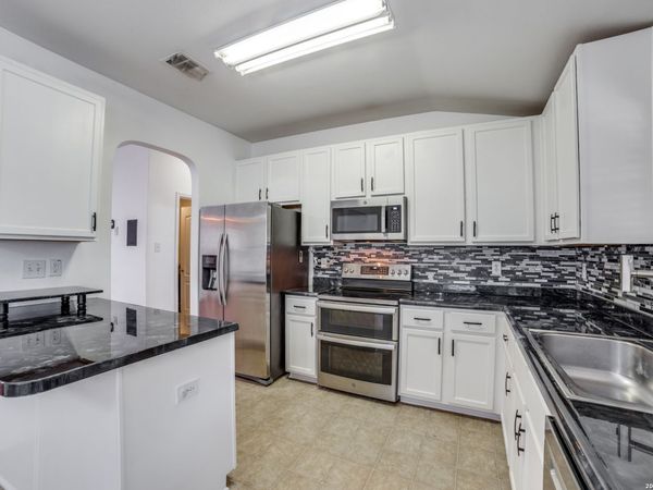 10022 Cactus Vly, San Antonio, TX 78254