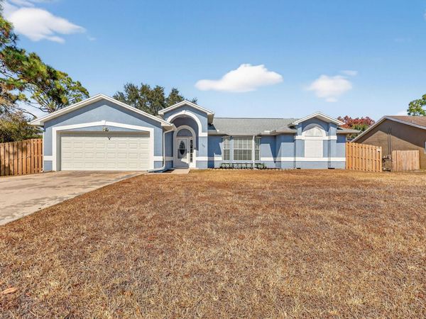 165 SW Eyerly Ave, Port St Lucie, FL 34983