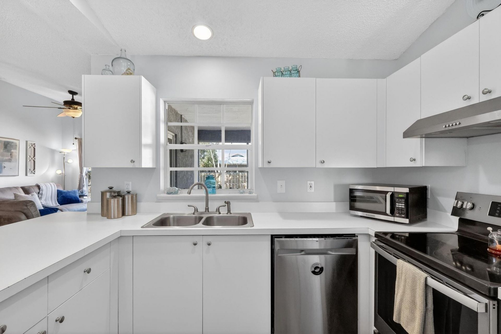 165 SW Eyerly Ave, Port Saint Lucie, FL 34983 Photo