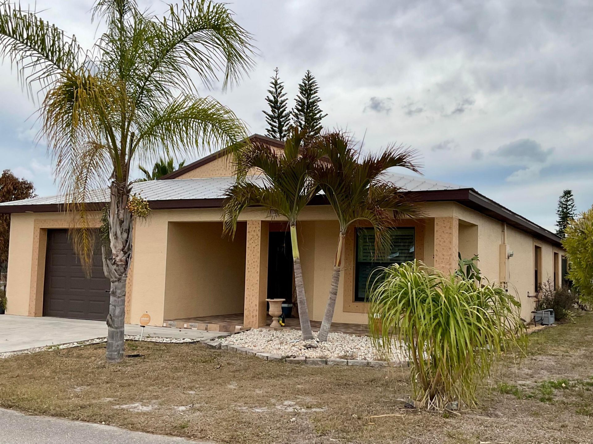 2 Antigua Lane, Port Saint Lucie, FL 34952 Main Photo