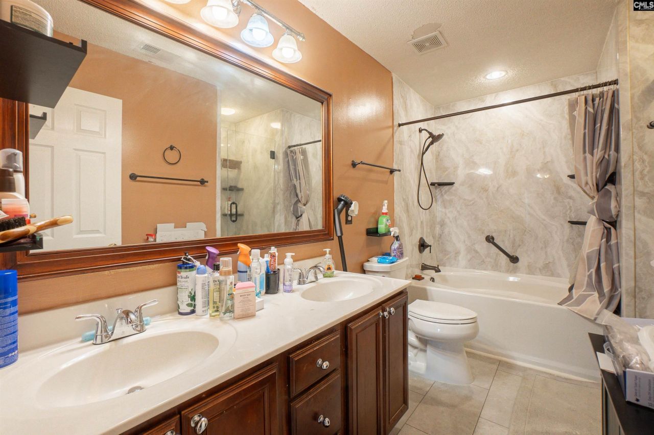 300 Summer Bend Road  Photo 16