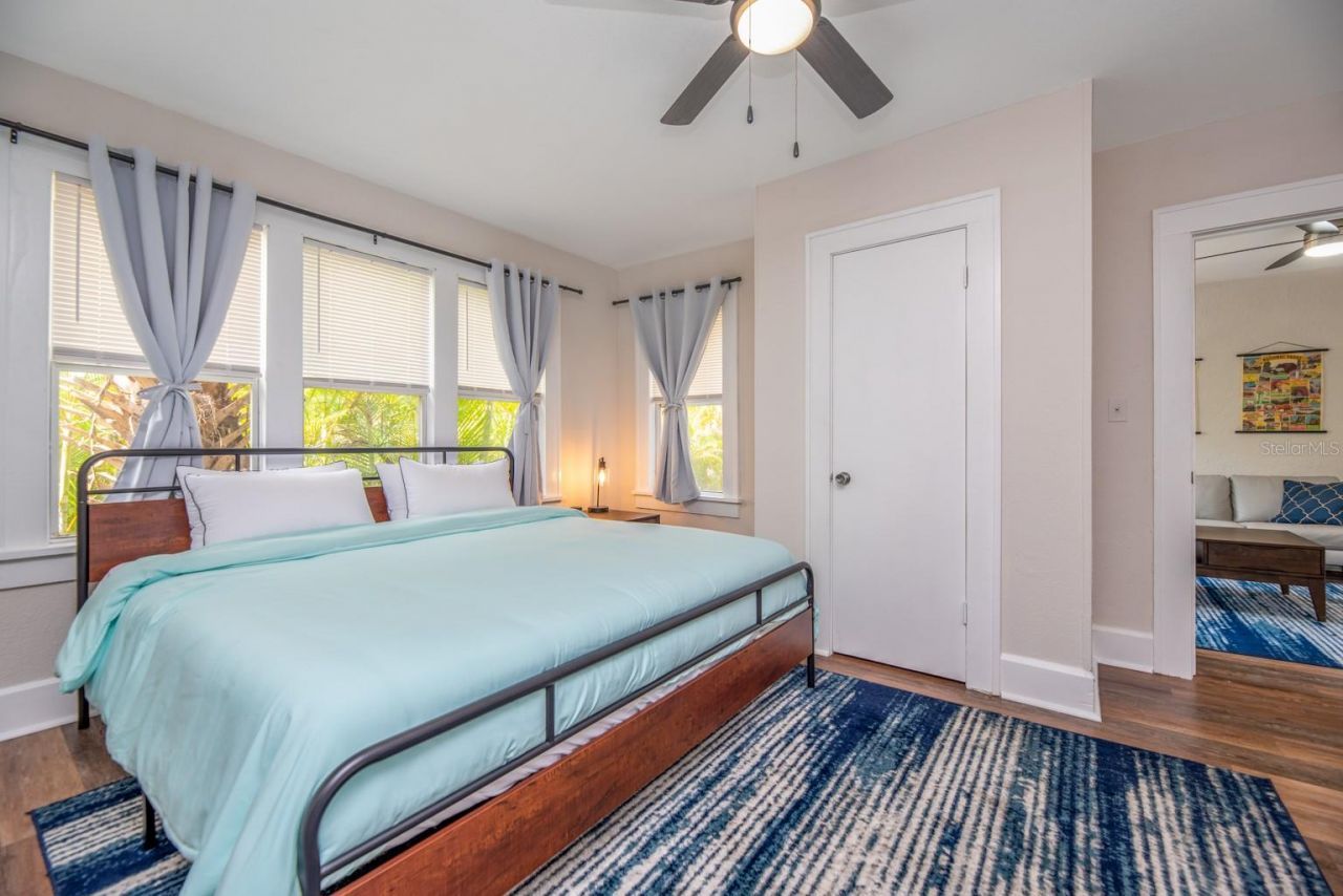 945 13th Street N, Saint Petersburg, FL 33705 Photo