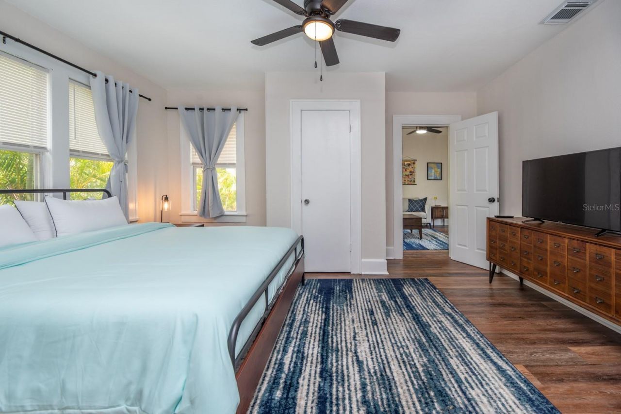 945 13th Street N, Saint Petersburg, FL 33705 Photo