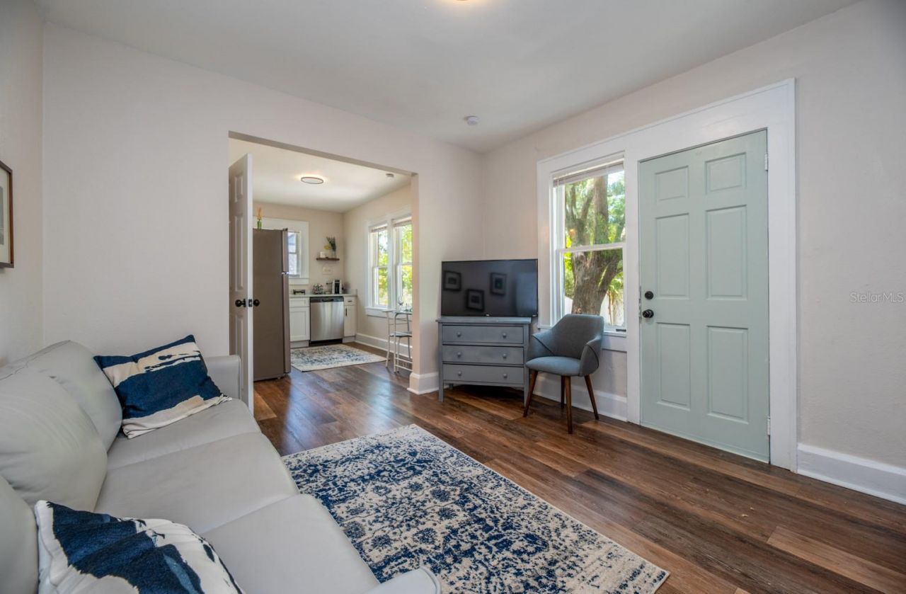 945 13th Street N, Saint Petersburg, FL 33705 Photo