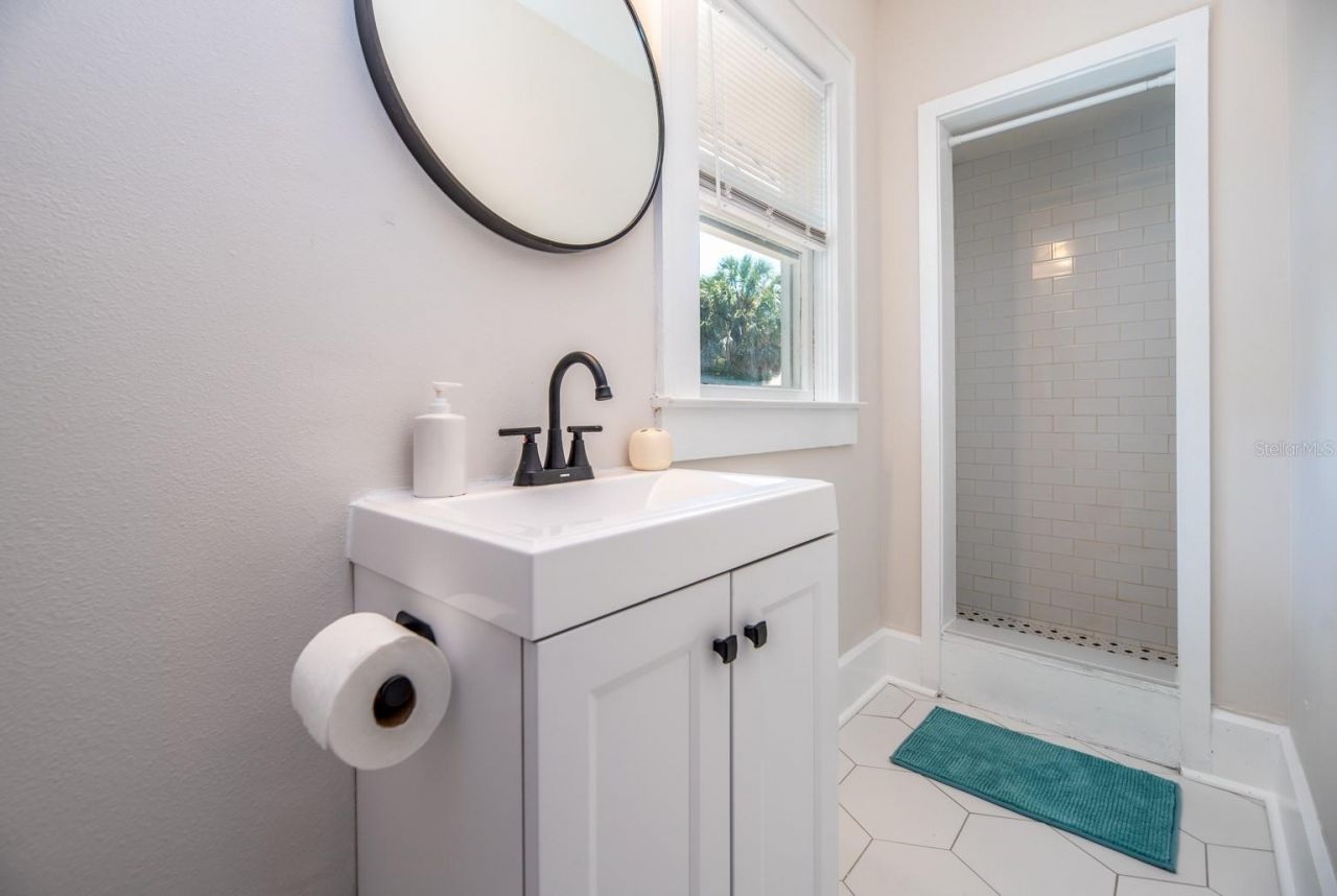 945 13th Street N, Saint Petersburg, FL 33705 Photo