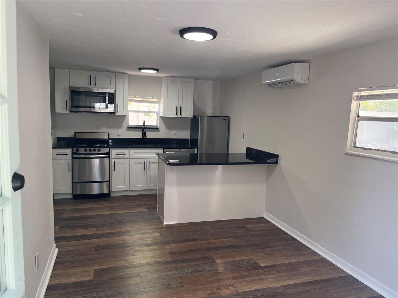 945 13th Street N, Saint Petersburg, FL 33705 Photo