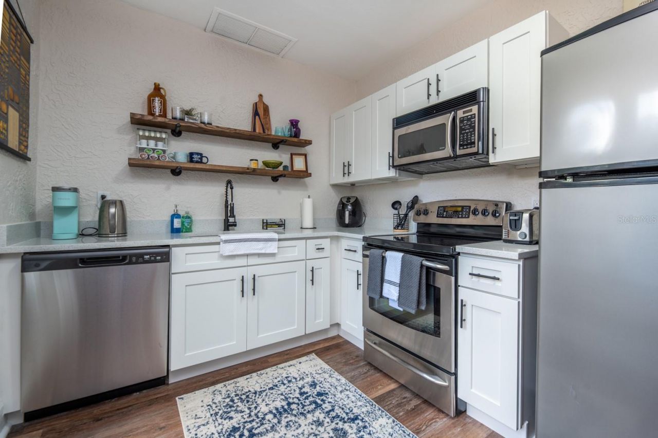 945 13th Street N, Saint Petersburg, FL 33705 Photo