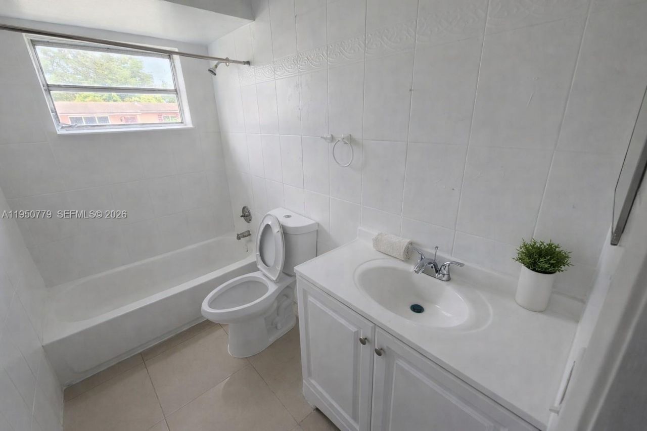 8301 NW 25th Ct, Sunrise, FL 33322 Photo