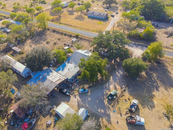 21190 Ernst, Somerset, TX 78069