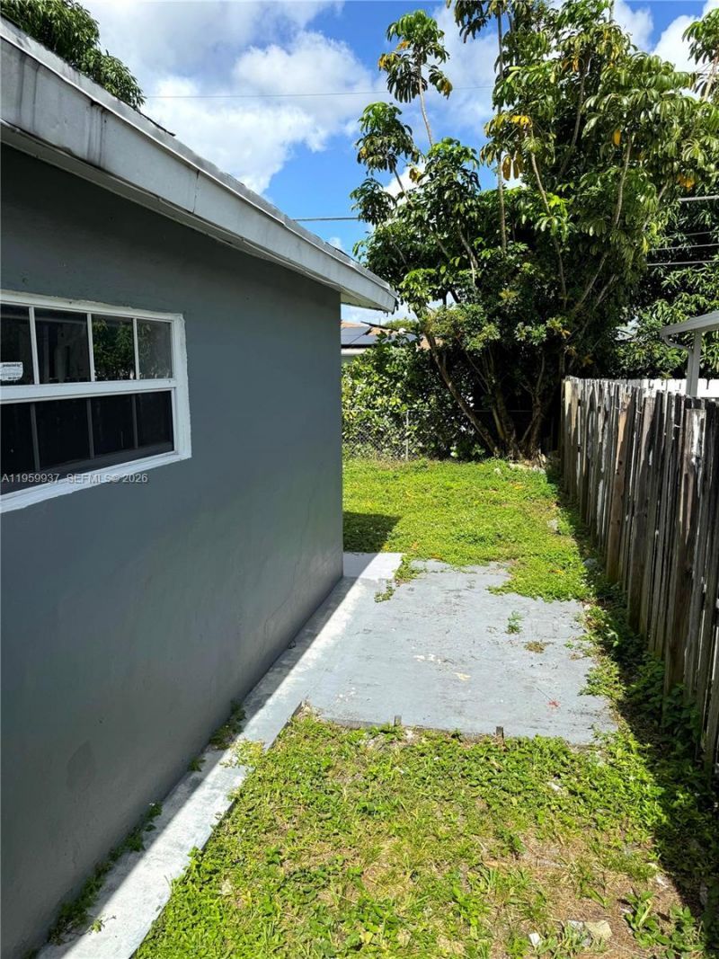 8521 NW 25th Ct, Sunrise, FL 33322 Photo