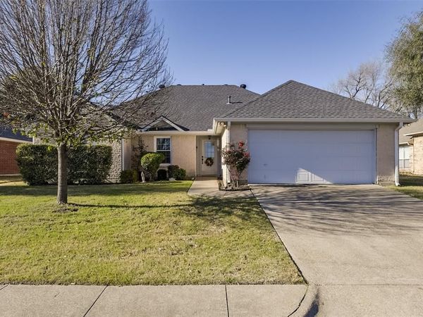 603 Columbia Avenue , Waxahachie, TX 75165