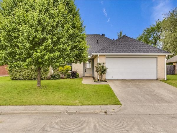 603 Columbia Avenue, Waxahachie, TX 75165