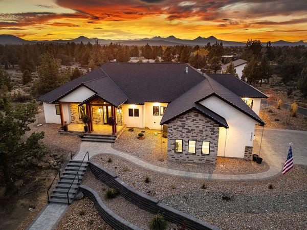 62825 Montara Drive, Bend, OR 97701