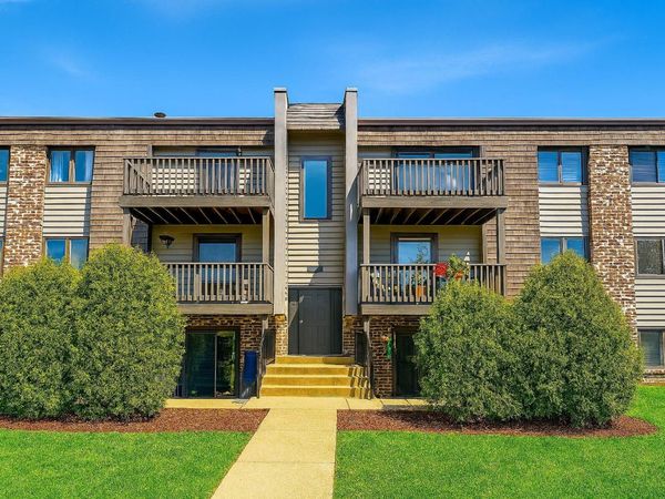 1462 Stonebridge Circle, Unit F10, Wheaton, IL 60189