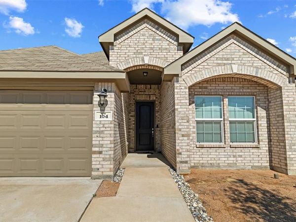 104 Cadyn Drive, Keene, TX 76059