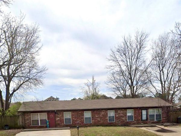 215&217 E Adobe Street , Fayetteville, AR 72703