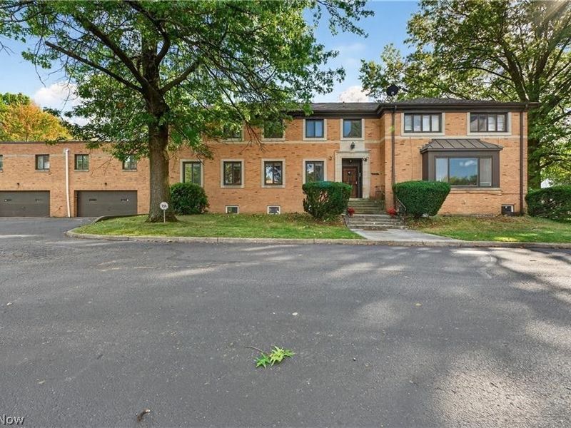 2475 N Taylor Road, Cleveland Heights, OH 44118 Photo 3