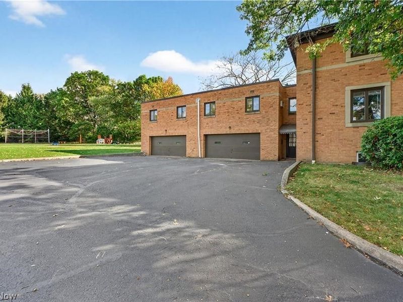 2475 N Taylor Road, Cleveland Heights, OH 44118 Photo 8