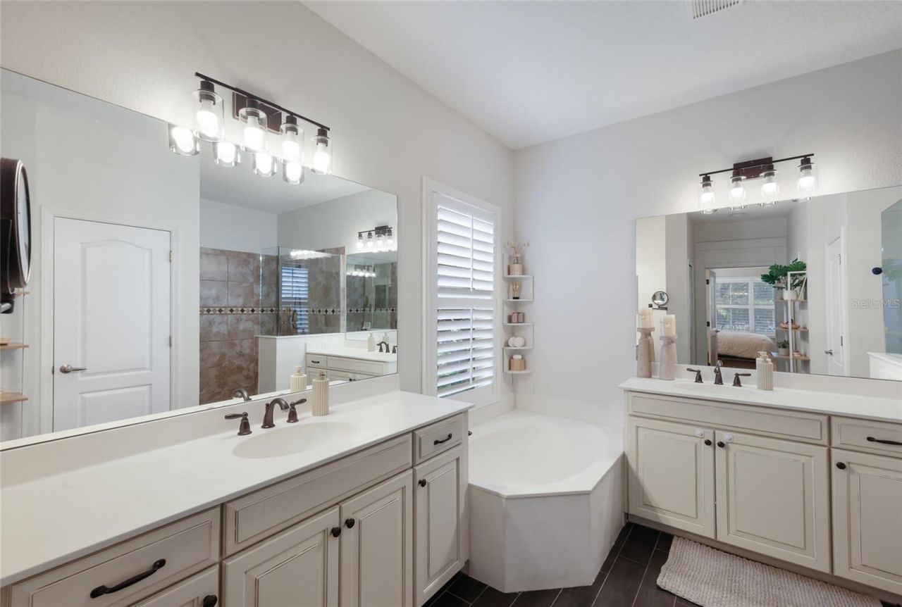 12026 Forest Park Circle, Bradenton, FL 34211 Photo