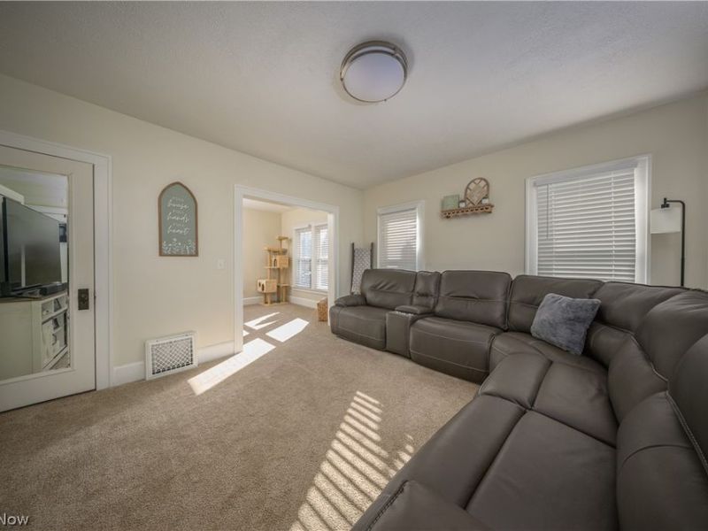 1203 4th Street NW, New Philadelphia, OH 44663 Photo 7