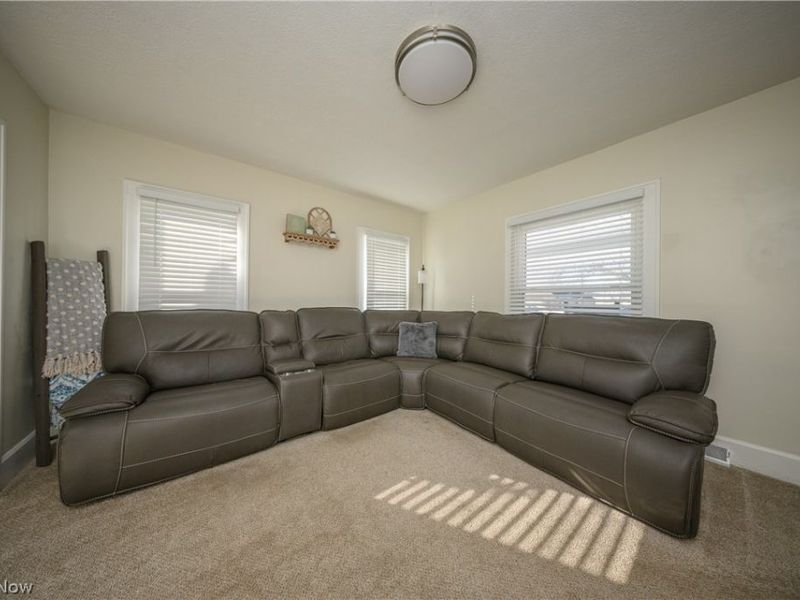 1203 4th Street NW, New Philadelphia, OH 44663 Photo 9