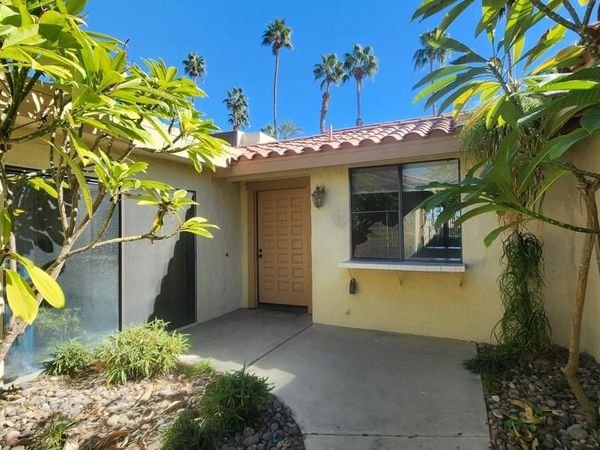 318 Paseo Primavera, Palm Desert, CA 92260